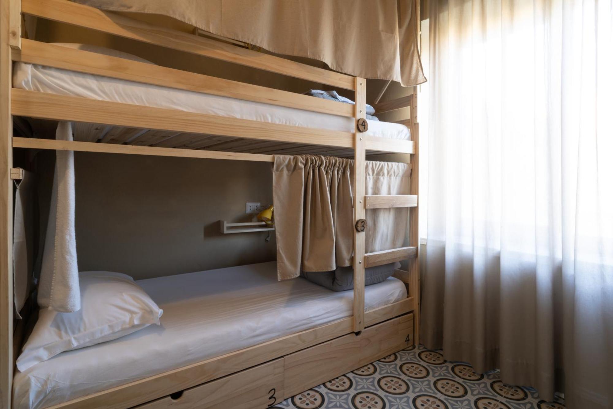 Posto Letto in Dormitorio Femminile per 4 Persone